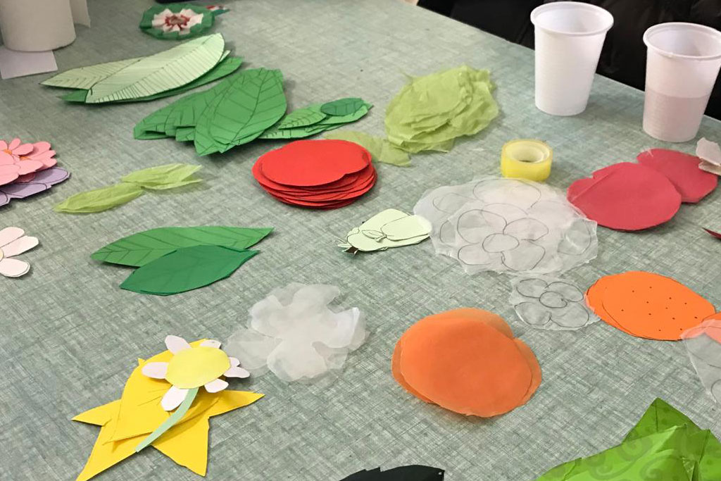 Allestimento dell'Albero della Primavera - classe IV